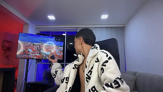 Snapshot of Toy_boy777 chatting on February 2026 02:43:01 AM Toy boy777 online show from February 2026 02:43:01 AM