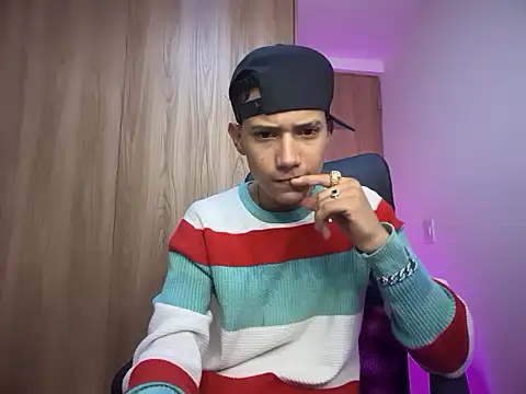 Snapshot of Toy_boy777 chatting on March 2026 05:30:01 AM Toy boy777 online show from March 2026 05:30:01 AM