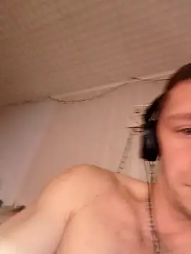 Snapshot of Dawidwi493_ chatting on February 2026 01:20:01 PM Dawidwi493 online show from February 2026 01:20:01 PM