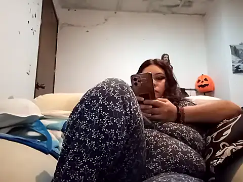 Snapshot of Kitty_WetXxX chatting on November 2025 01:22:01 AM Kitty WetXxX online show from November 2025 01:22:01 AM