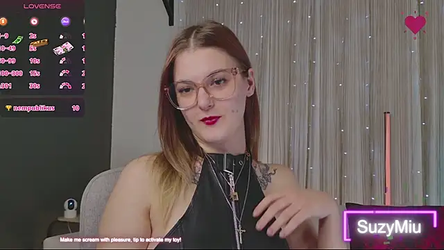 Snapshot of SuzyMiu chatting on February 2026 12:12:01 PM SuzyMiu online show from February 2026 12:12:01 PM