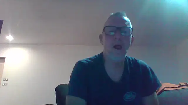 Snapshot of davv28 chatting on October 2025 02:56:02 AM davv28 online show from October 2025 02:56:02 AM