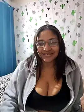 Snapshot of Avannay chatting on September 2025 12:32:02 AM Avannay online show from September 2025 12:32:02 AM