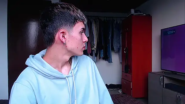 john vichenso online show from December 2025 09:30:01 PM