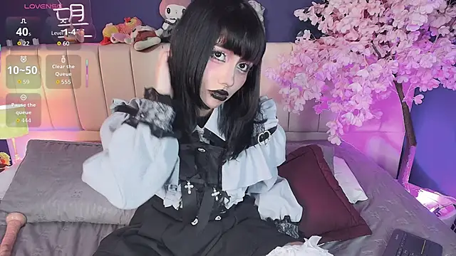 Snapshot of Shizuko_ chatting on June 2026 12:32:02 AM Shizuko online show from June 2026 12:32:02 AM