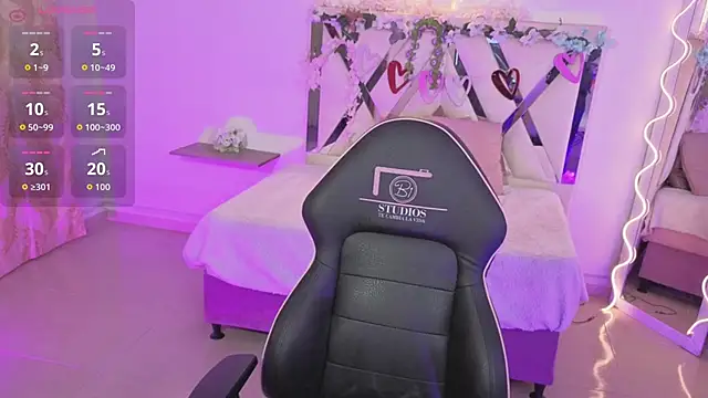 ZURY TAY online show from October 2025 11:36:02 AM