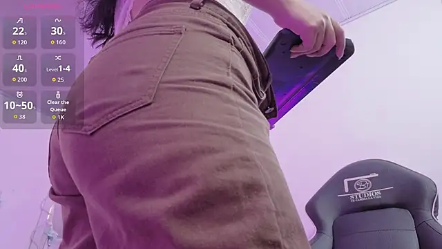 ZURY TAY online show from March 2026 11:49:02 AM