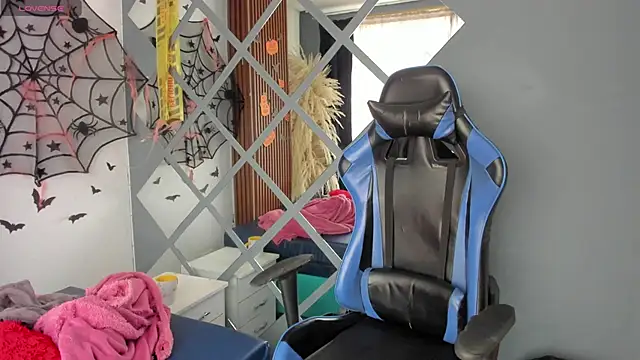 hannah lover online show from November 2025 07:13:02 PM