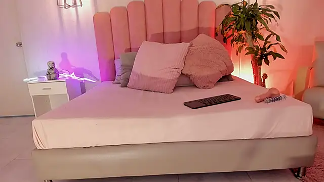 Snapshot of raven_black_ chatting on October 2025 02:05:02 PM raven black online show from October 2025 02:05:02 PM