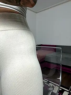 MiaKiittyy online show from October 2025 12:58:01 AM