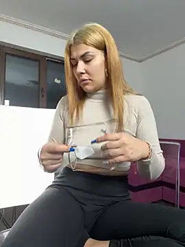 MiaKiittyy online show from November 2025 01:16:02 AM