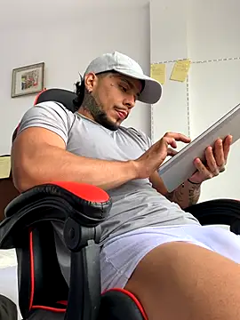 DeimonOficial online show from September 2025 02:11:01 PM