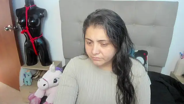 TifanyAmazinng online show from November 2025 12:38:01 PM