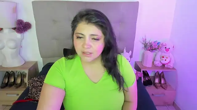 TifanyAmazinng online show from April 2026 02:22:02 PM