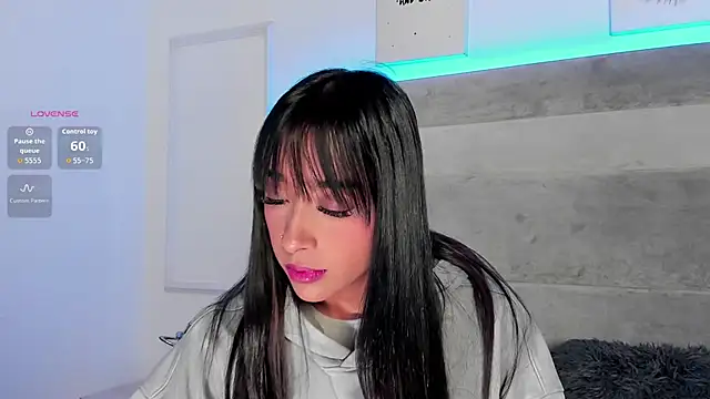 Aleja ruizz online show from November 2025 06:24:02 AM