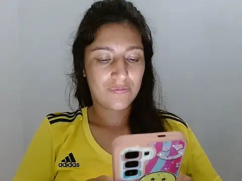 Snapshot of SarahFriendly chatting on June 2026 12:44:01 AM SarahFriendly online show from June 2026 12:44:01 AM