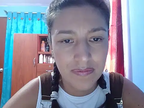 Snapshot of SarahFriendly chatting on June 2026 03:32:01 PM SarahFriendly online show from June 2026 03:32:01 PM