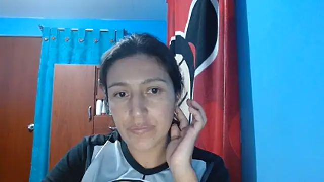 Snapshot of SarahFriendly chatting on July 2026 01:42:01 AM SarahFriendly online show from July 2026 01:42:01 AM