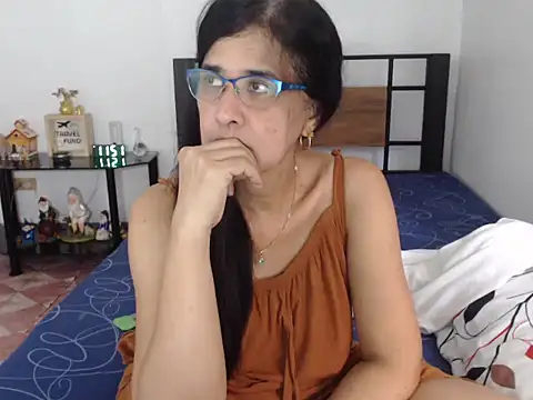 Snapshot of Prettysweetmum chatting on November 2025 03:51:02 AM Prettysweetmum online show from November 2025 03:51:02 AM