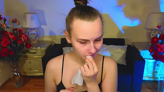 Kelly Cartier online show from November 2025 11:58:01 AM