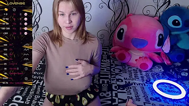 Snapshot of RoyAngela chatting on October 2025 07:28:02 AM RoyAngela online show from October 2025 07:28:02 AM