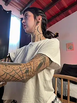 janne maybe online show from November 2025 02:09:01 PM