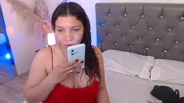 Serena Houstonn online show from May 2026 10:34:02 AM