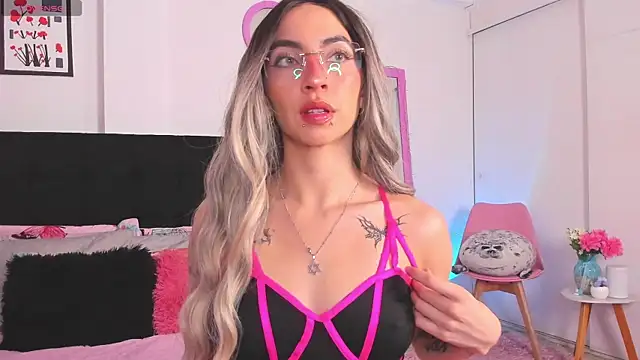 Snapshot of Aryane_art_ chatting on November 2025 11:38:01 PM Aryane art online show from November 2025 11:38:01 PM