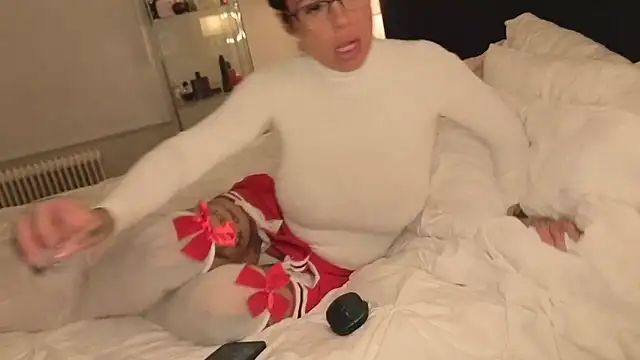 sexygilf82 online show from September 2025 09:08:02 PM