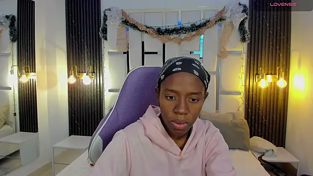  emma willliams  online show from December 2025 01:31:01 PM