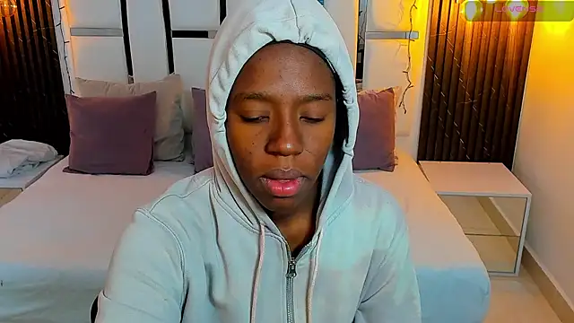  emma willliams  online show from December 2025 01:37:02 PM