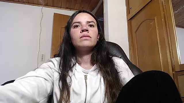 Skylar Serenity online show from October 2025 08:28:02 PM