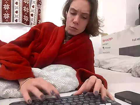 HoneySquirrel online show from October 2025 04:24:02 PM