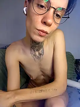 HoneySquirrel online show from April 2026 08:01:02 PM