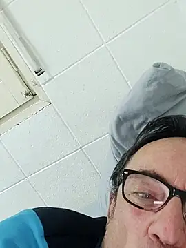 Snapshot of Txacas chatting on November 2025 03:17:01 AM Txacas online show from November 2025 03:17:01 AM