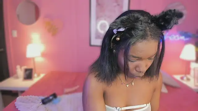 Snapshot of Annia_DH chatting on September 2025 08:42:02 PM Annia DH online show from September 2025 08:42:02 PM