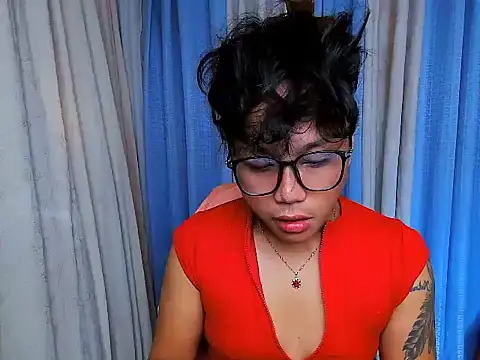 YourNikkieXxx online show from July 2026 05:37:01 AM