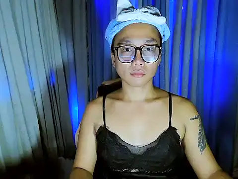 YourNikkieXxx online show from July 2026 12:32:02 PM