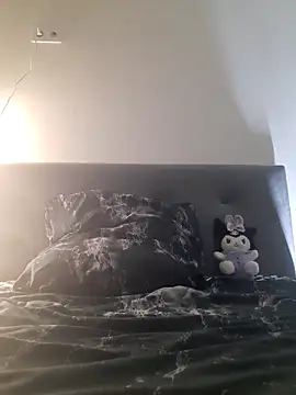 DragonFoxie online show from September 2025 05:47:02 PM