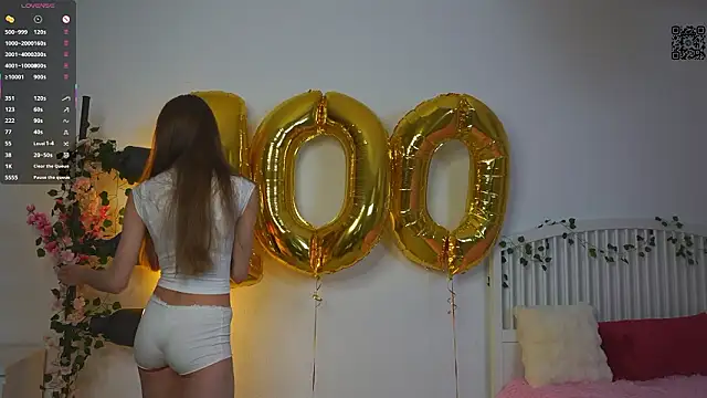 Snapshot of IsobelCashin chatting on February 2026 03:10:01 AM IsobelCashin online show from February 2026 03:10:01 AM