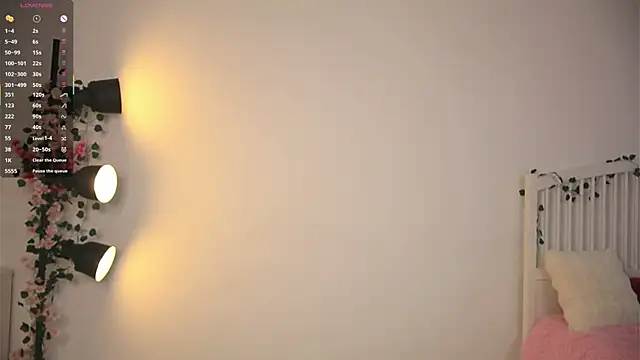 Snapshot of IsobelCashin chatting on February 2026 03:07:02 AM IsobelCashin online show from February 2026 03:07:02 AM