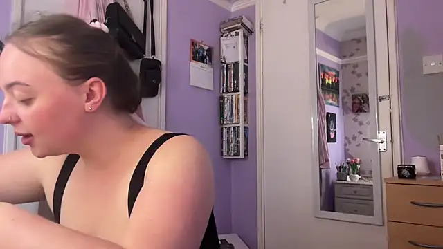 Snapshot of SexySashaxox chatting on September 2025 01:22:01 PM SexySashaxox online show from September 2025 01:22:01 PM