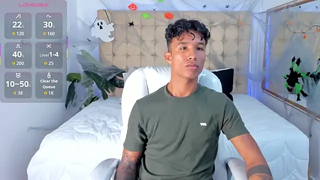 Frank98  online show from October 2025 09:59:02 PM