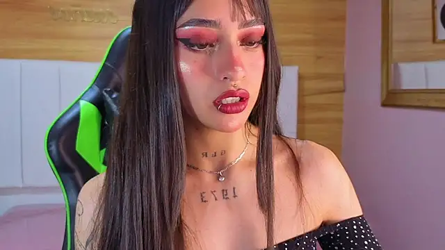 Snapshot of Abril_Velvet_a_ chatting on January 2026 12:33:02 PM Abril Velvet a online show from January 2026 12:33:02 PM