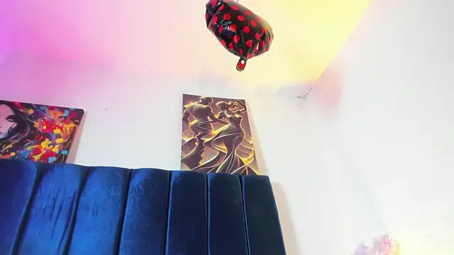 Annie switt online show from November 2025 08:40:02 PM