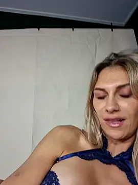 Melody1600 online show from October 2025 01:21:02 PM