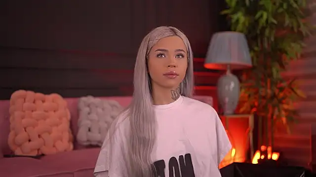 NickyBenz online show from November 2025 06:52:02 PM