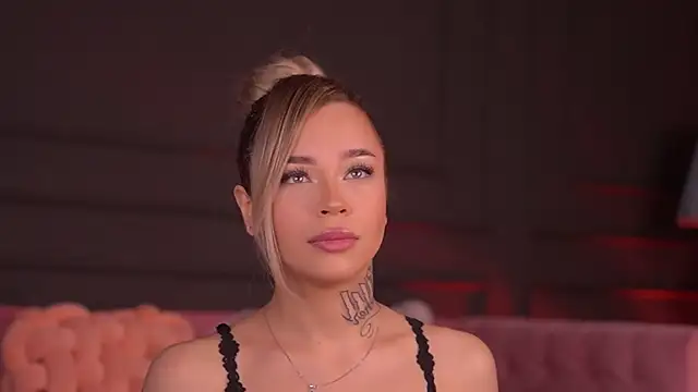 NickyBenz online show from December 2025 07:32:01 PM