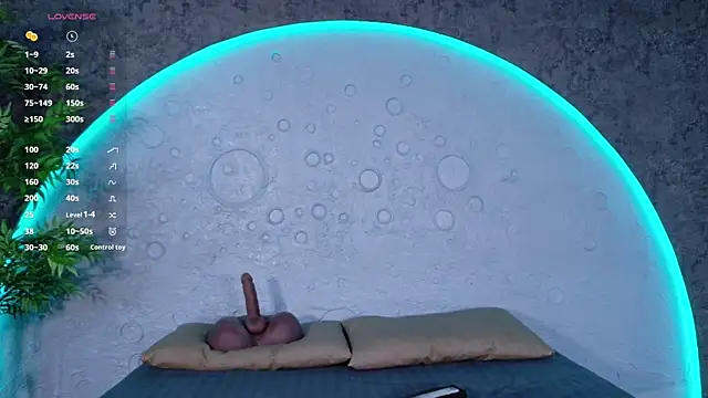 ReinaChloe online show from April 2026 04:45:02 PM