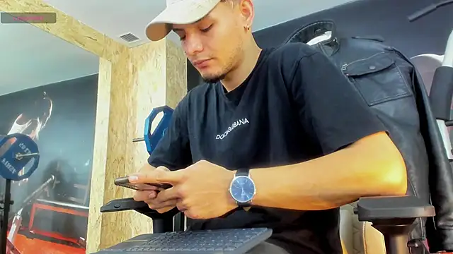 AlessandroKiing online show from September 2025 04:19:02 PM